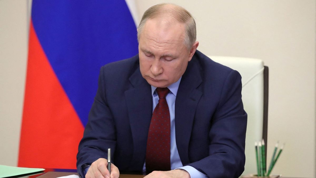 Putin mění strategii. Do 9. května chce mít hotovo, míní americké tajné služby